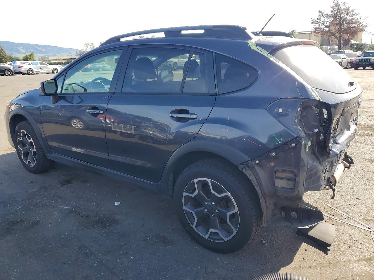 2013 SUBARU XV CROSSTREK photo 2