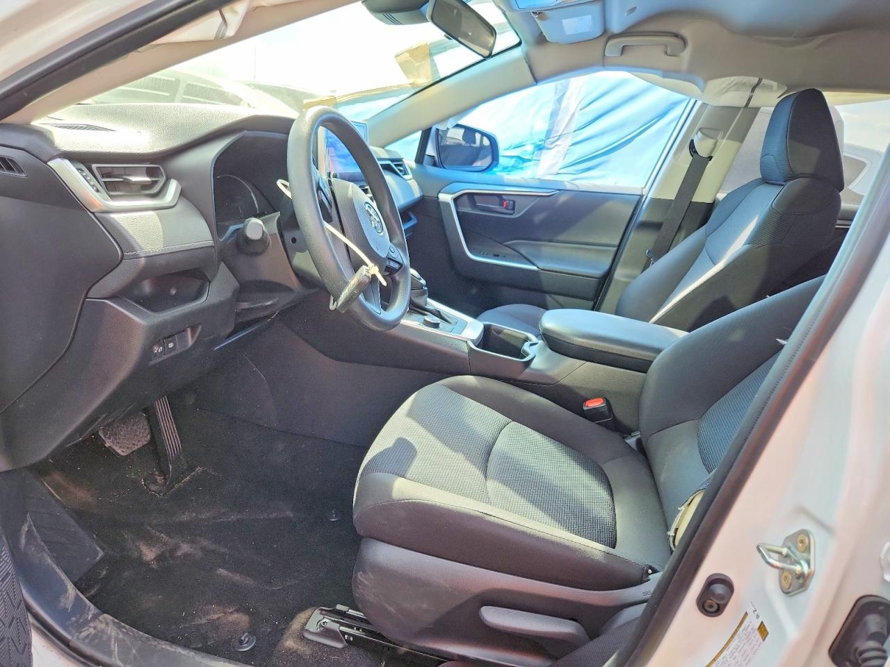 2025 TOYOTA RAV4 LE photo 7