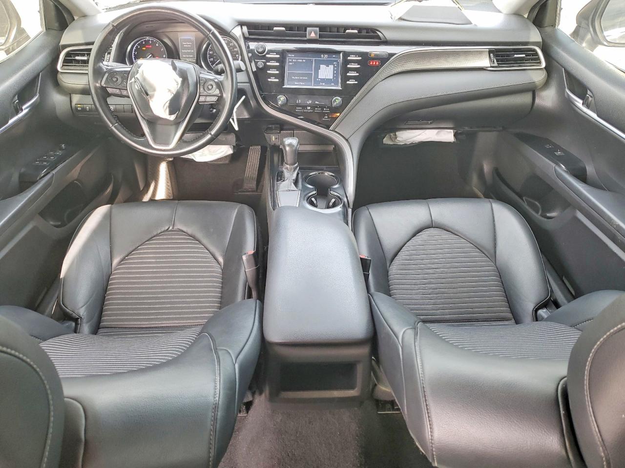 2019 TOYOTA CAMRY photo 22