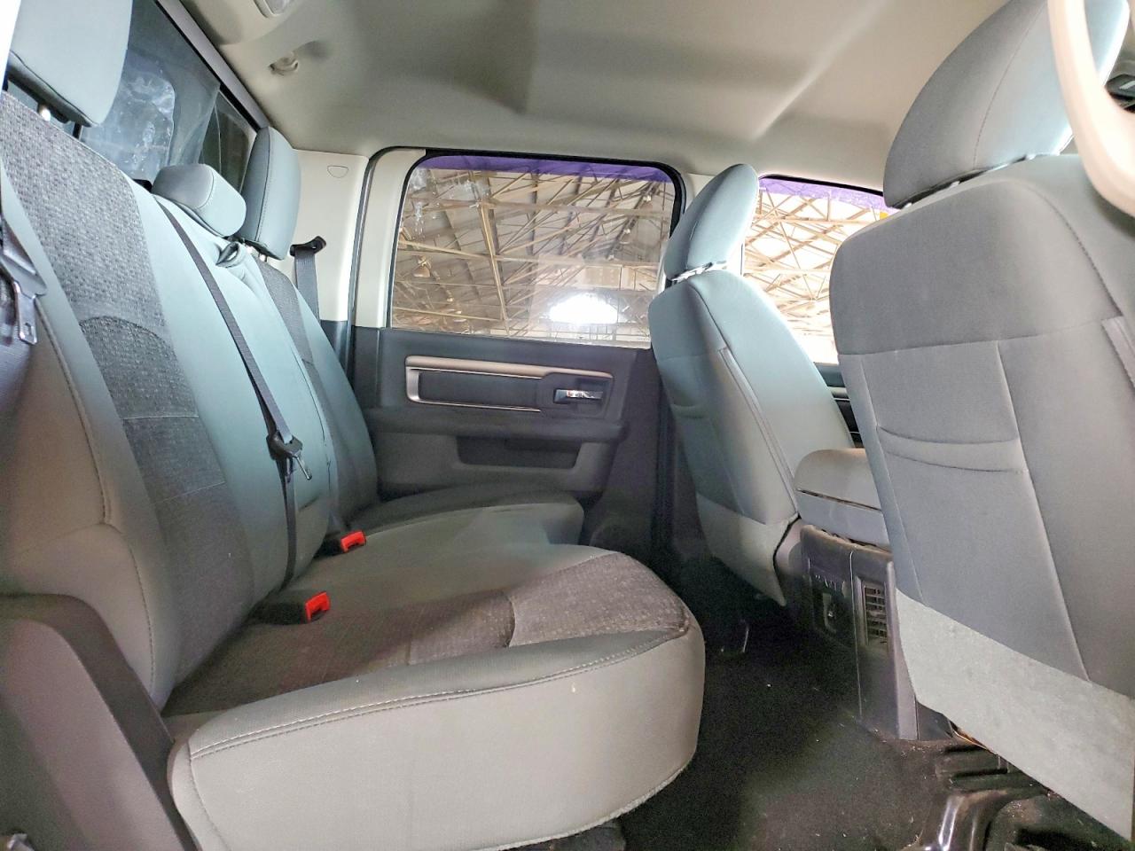 2015 RAM 1500 SLT photo 10