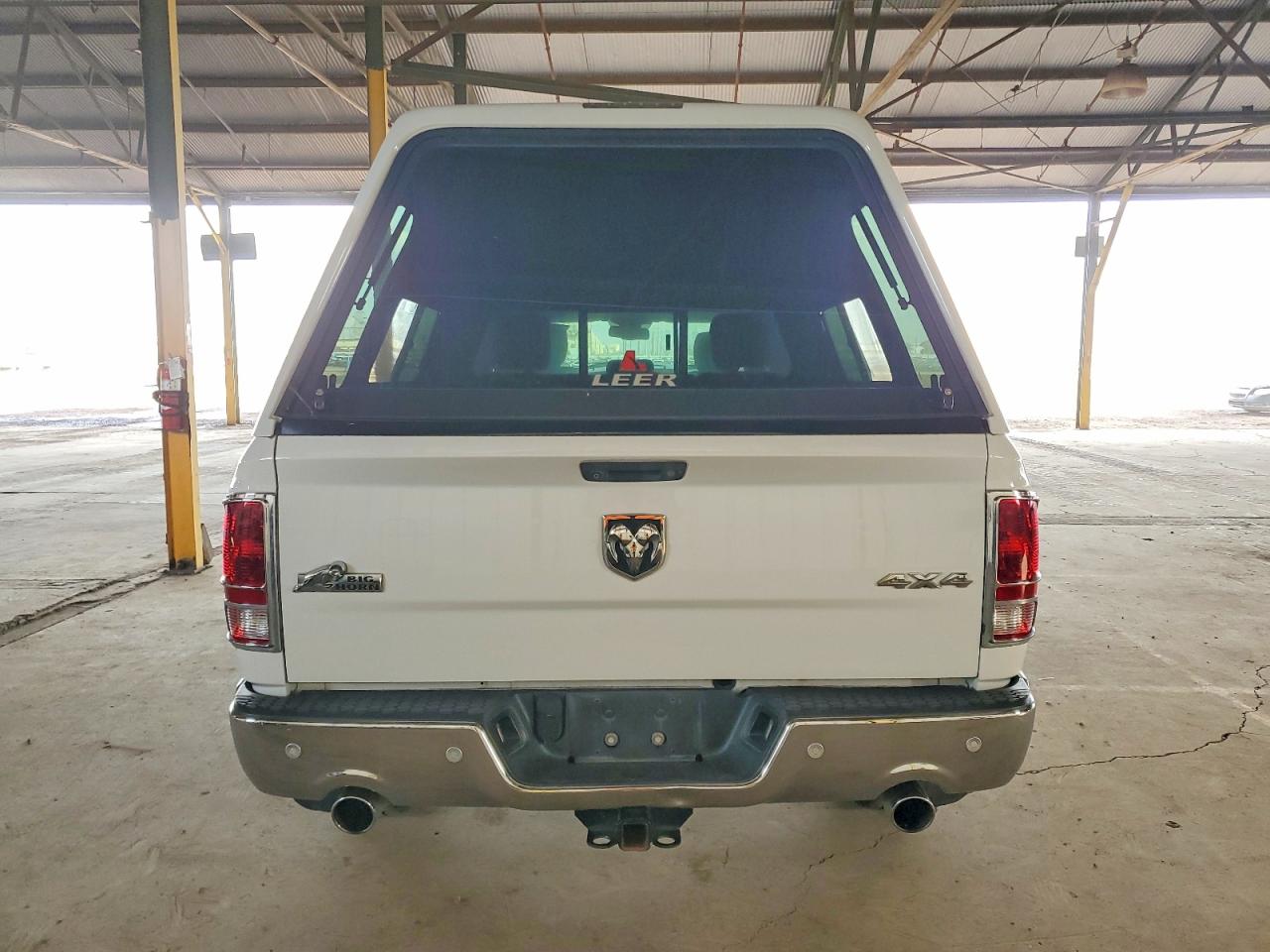 2015 RAM 1500 SLT photo 6