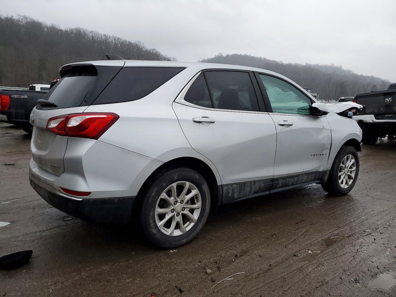 2021 CHEVROLET EQUINOX LT photo 3