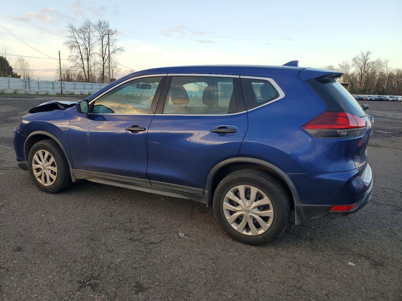 2018 NISSAN ROGUE S photo 2