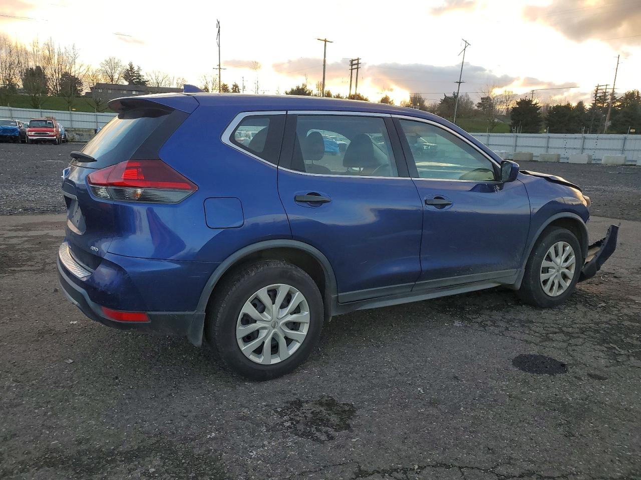 2018 NISSAN ROGUE S photo 3