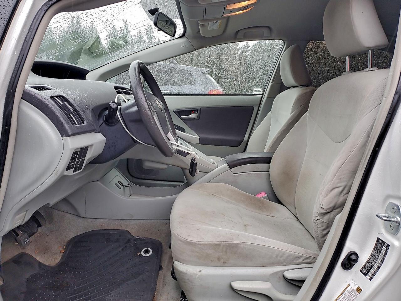 2011 TOYOTA PRIUS photo 7