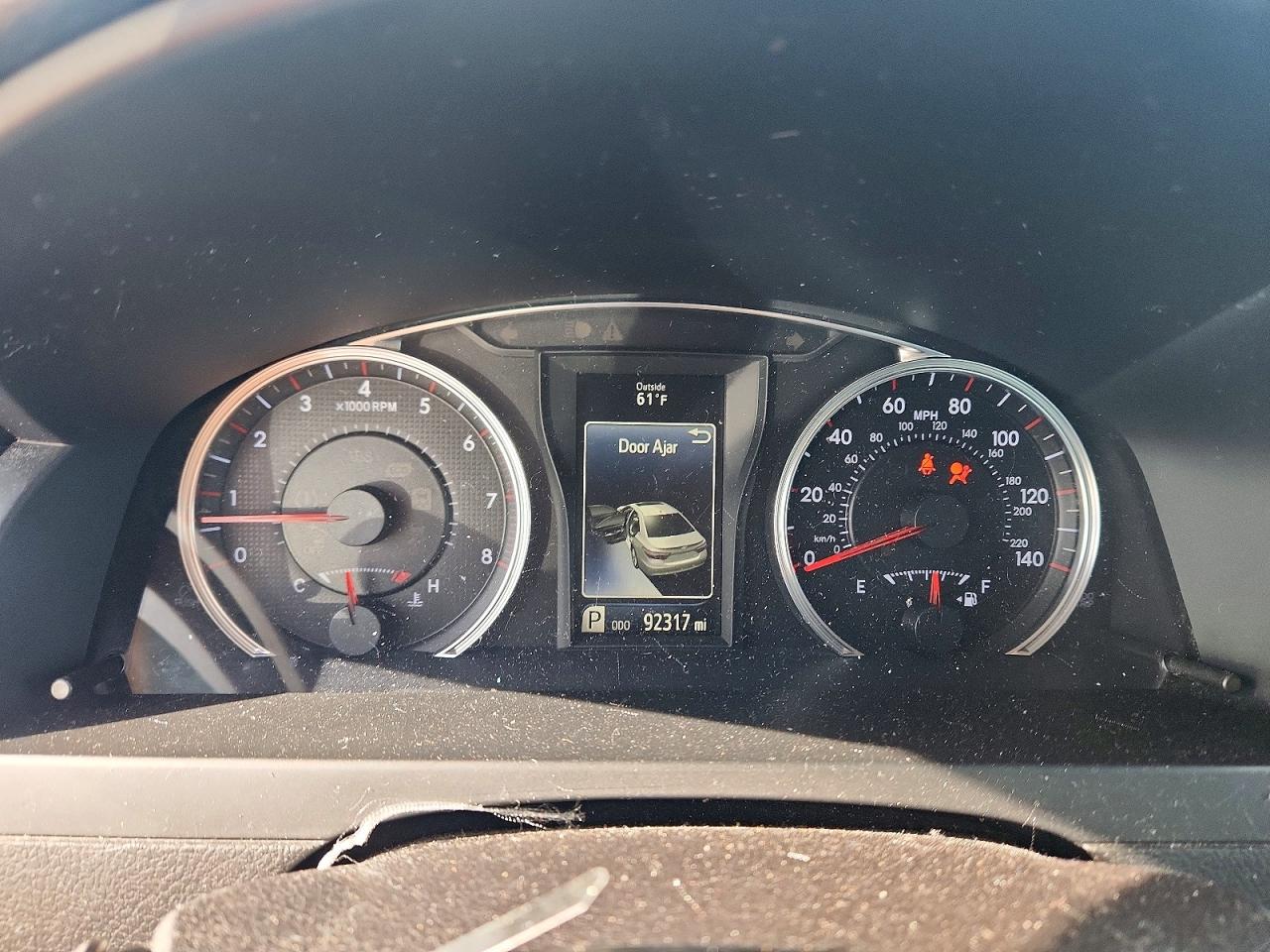 2015 TOYOTA CAMRY LE photo 9