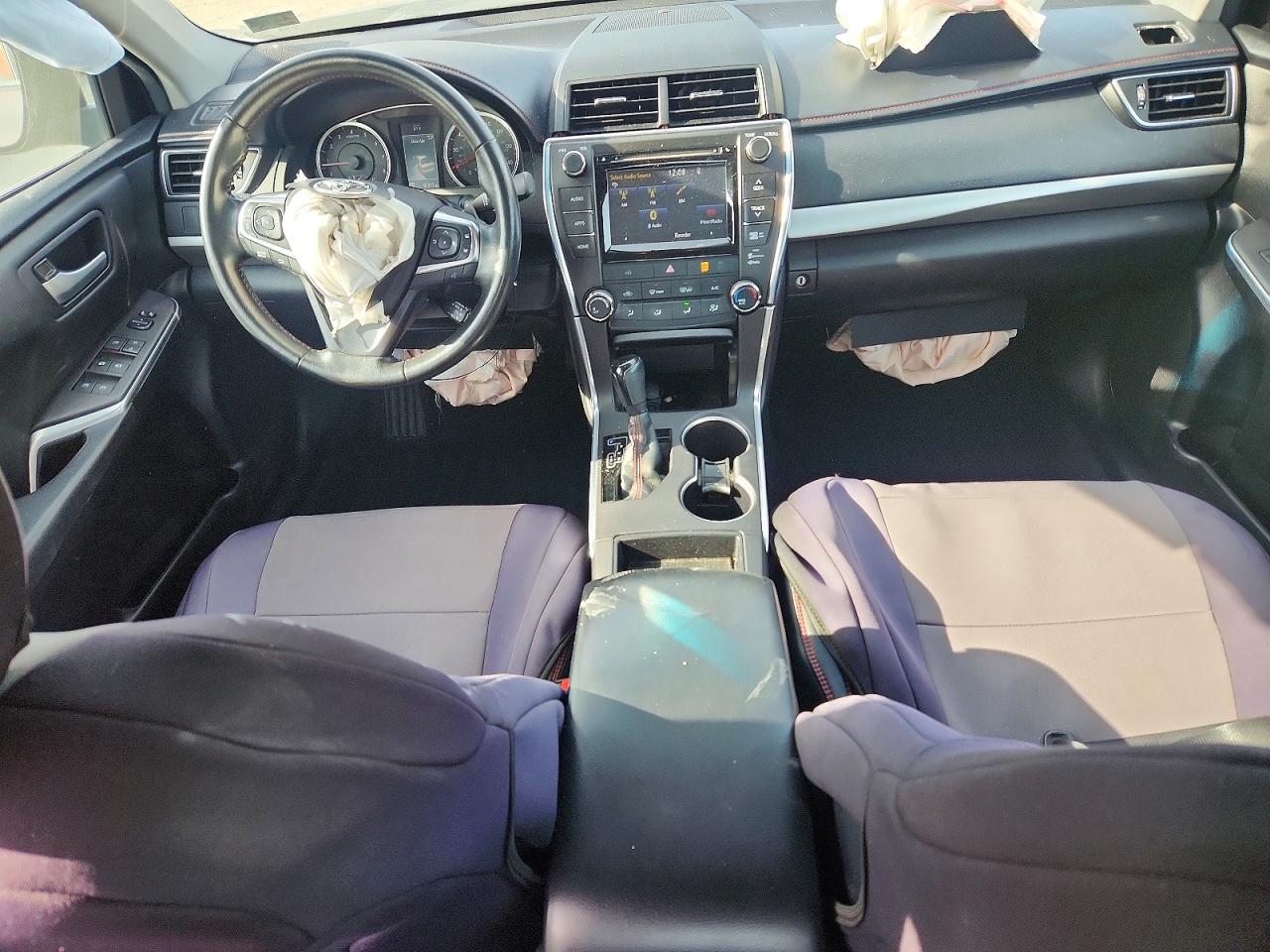 2015 TOYOTA CAMRY LE photo 8