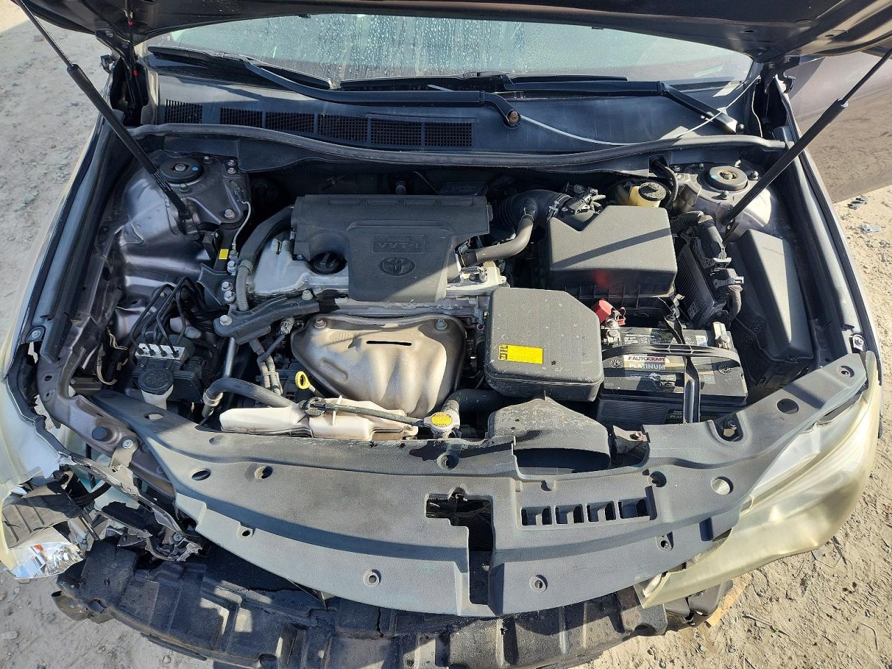 2015 TOYOTA CAMRY LE photo 11