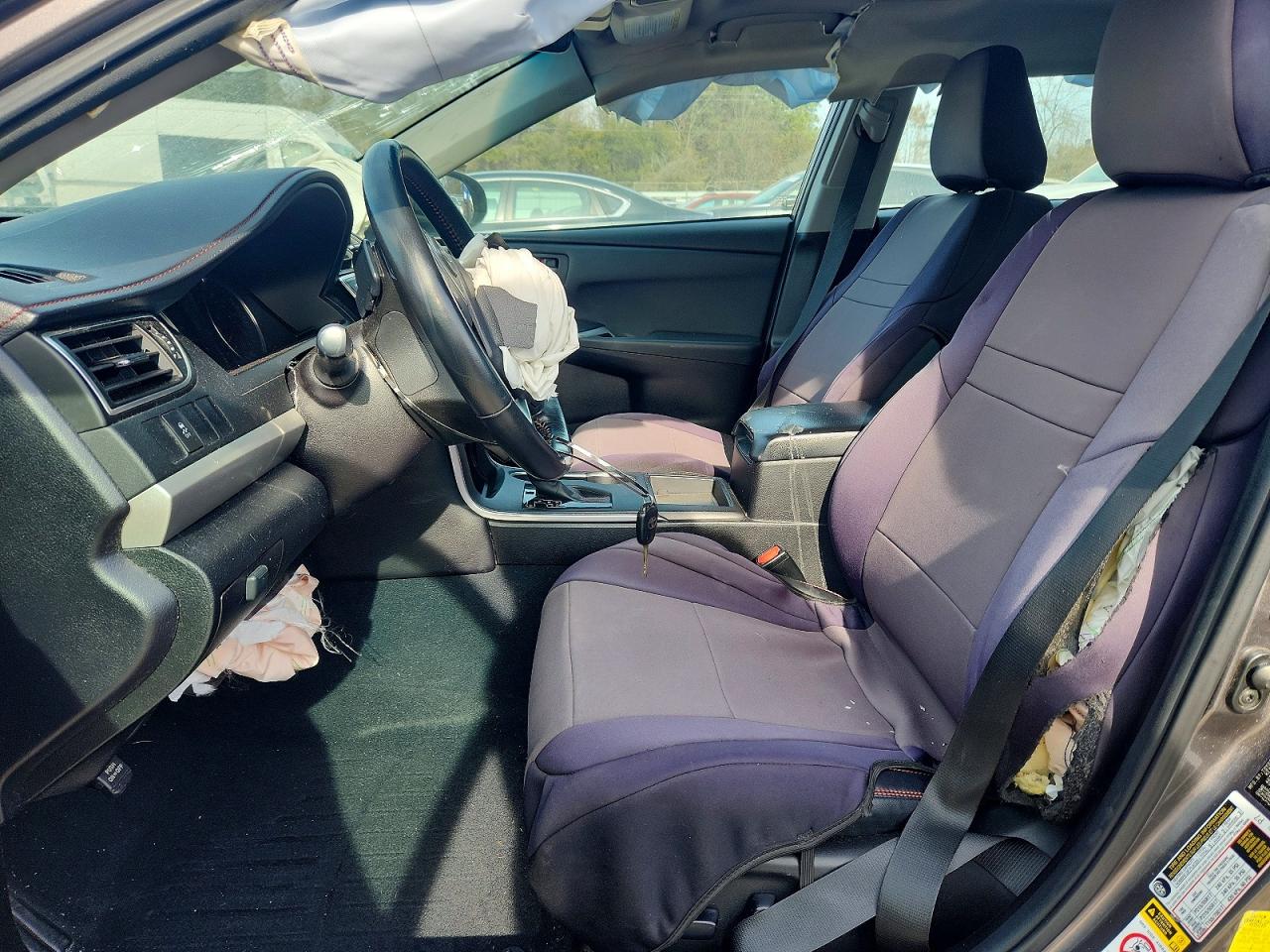 2015 TOYOTA CAMRY LE photo 7