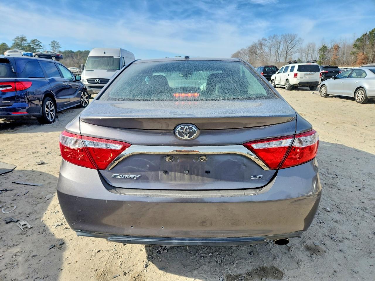 2015 TOYOTA CAMRY LE photo 6
