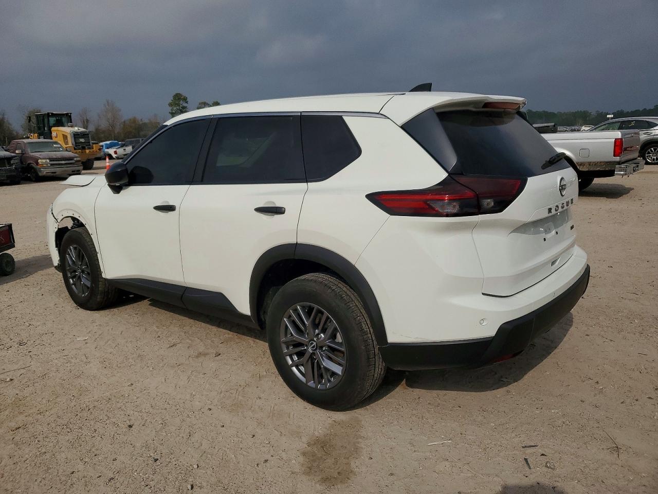 2024 NISSAN ROGUE S photo 2