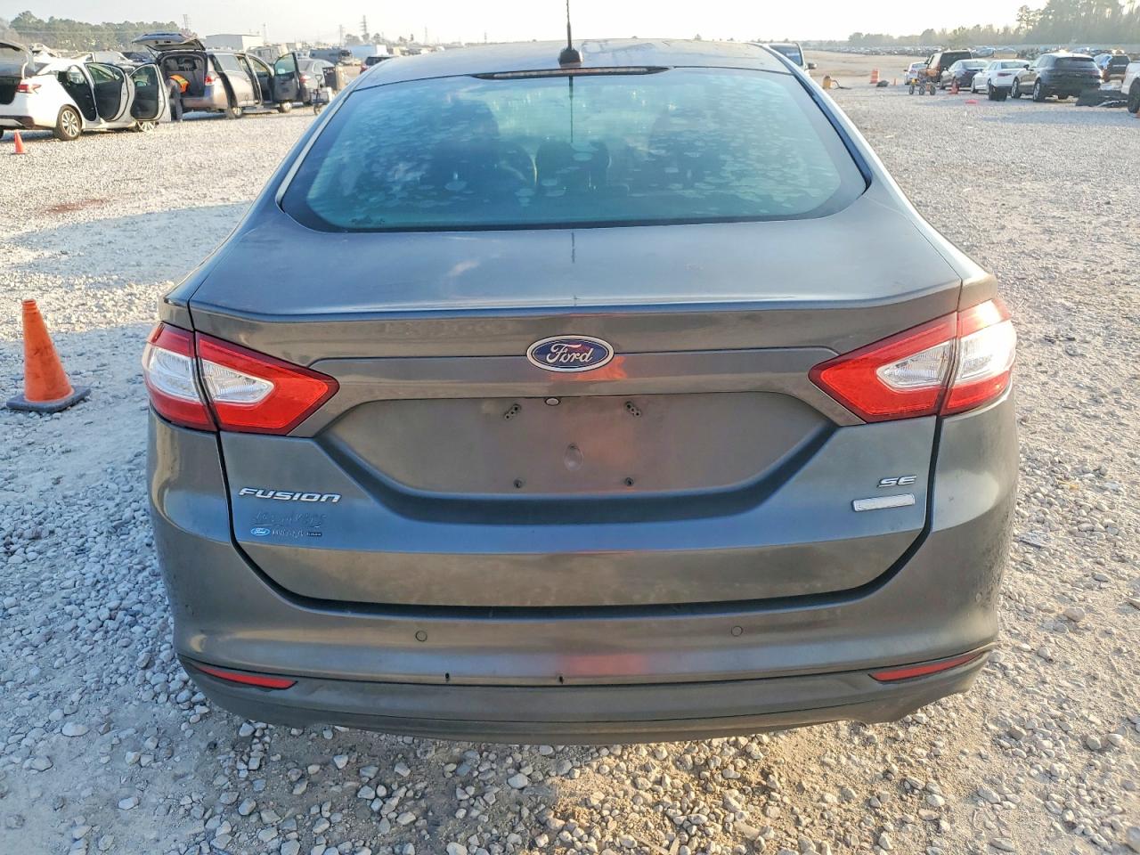 2016 FORD FUSION SE photo 6