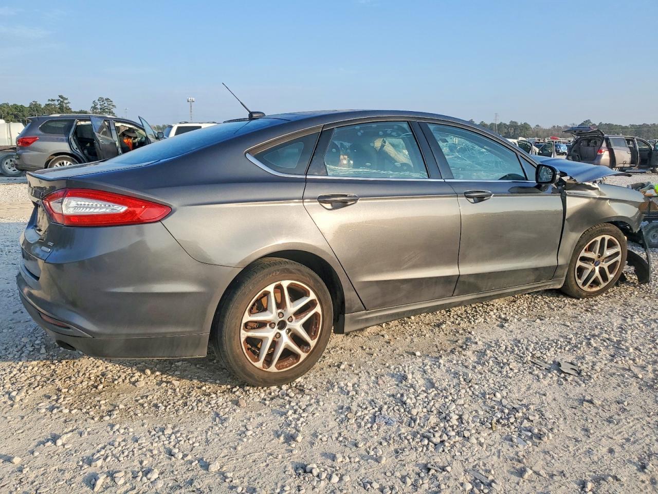 2016 FORD FUSION SE photo 3