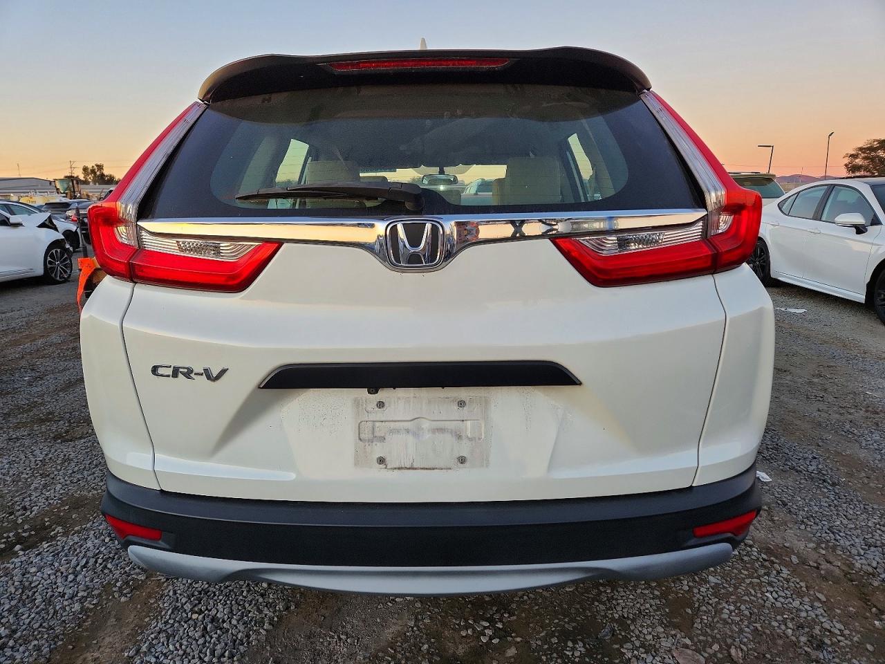 2018 HONDA CR-V LX photo 6