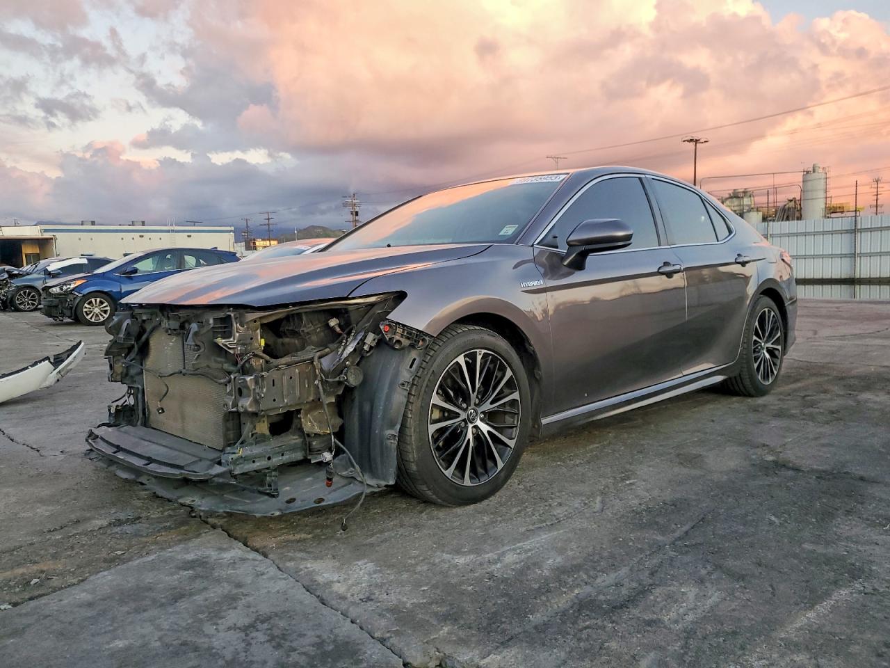 2018 TOYOTA CAMRY