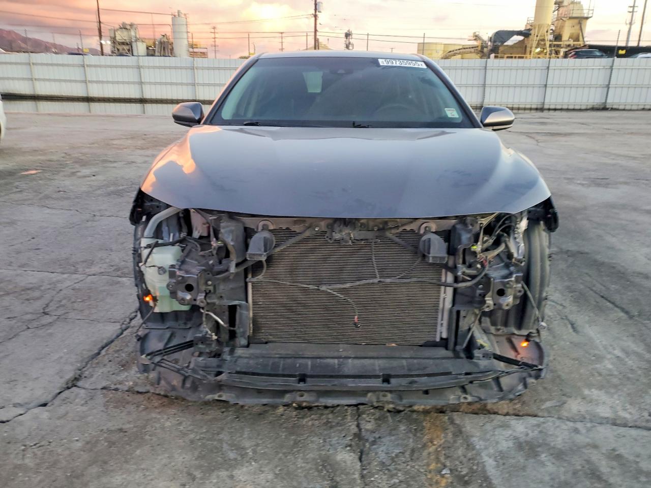 2018 TOYOTA CAMRY HYBRID photo 5
