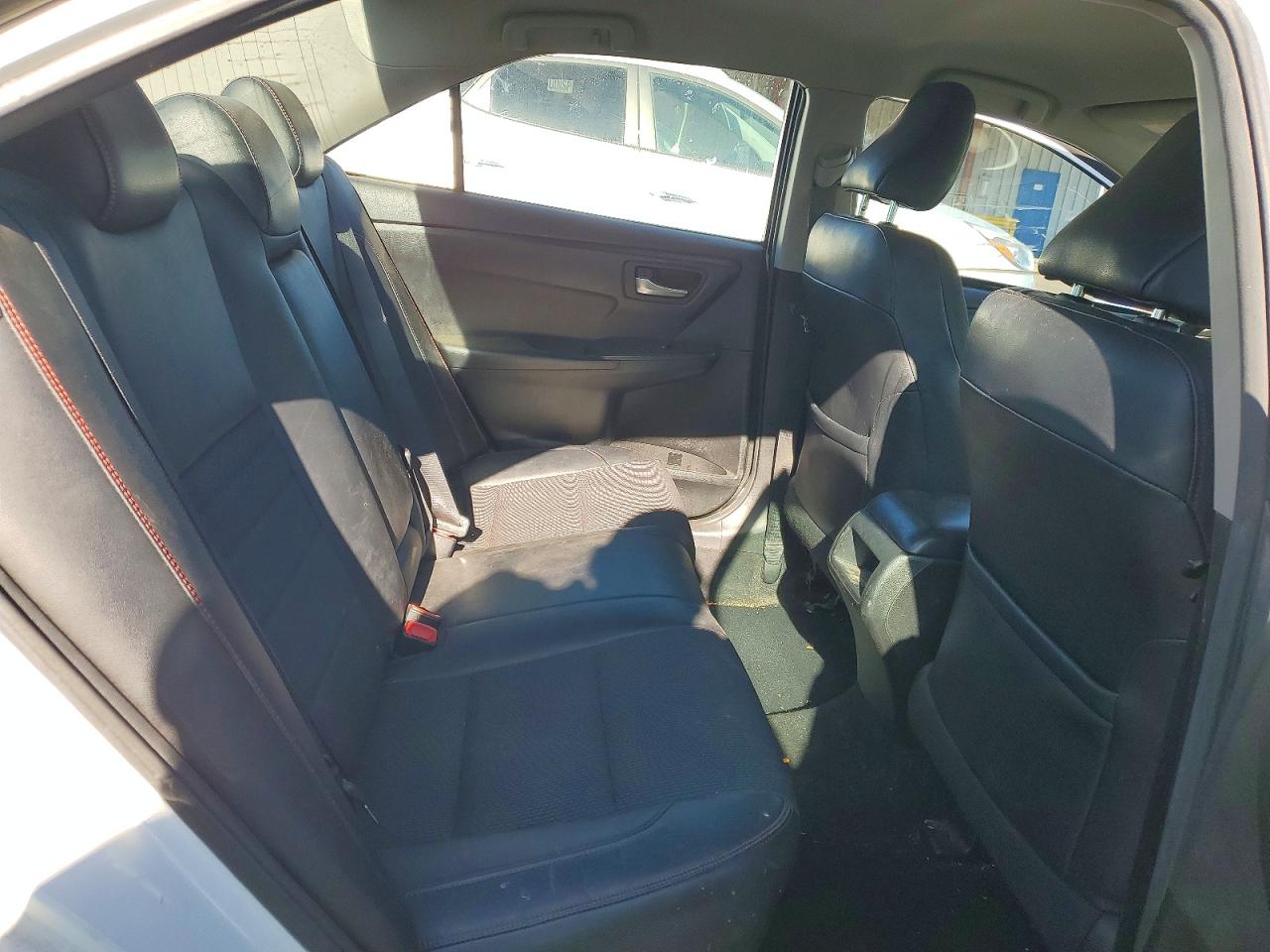 2016 TOYOTA CAMRY LE photo 10