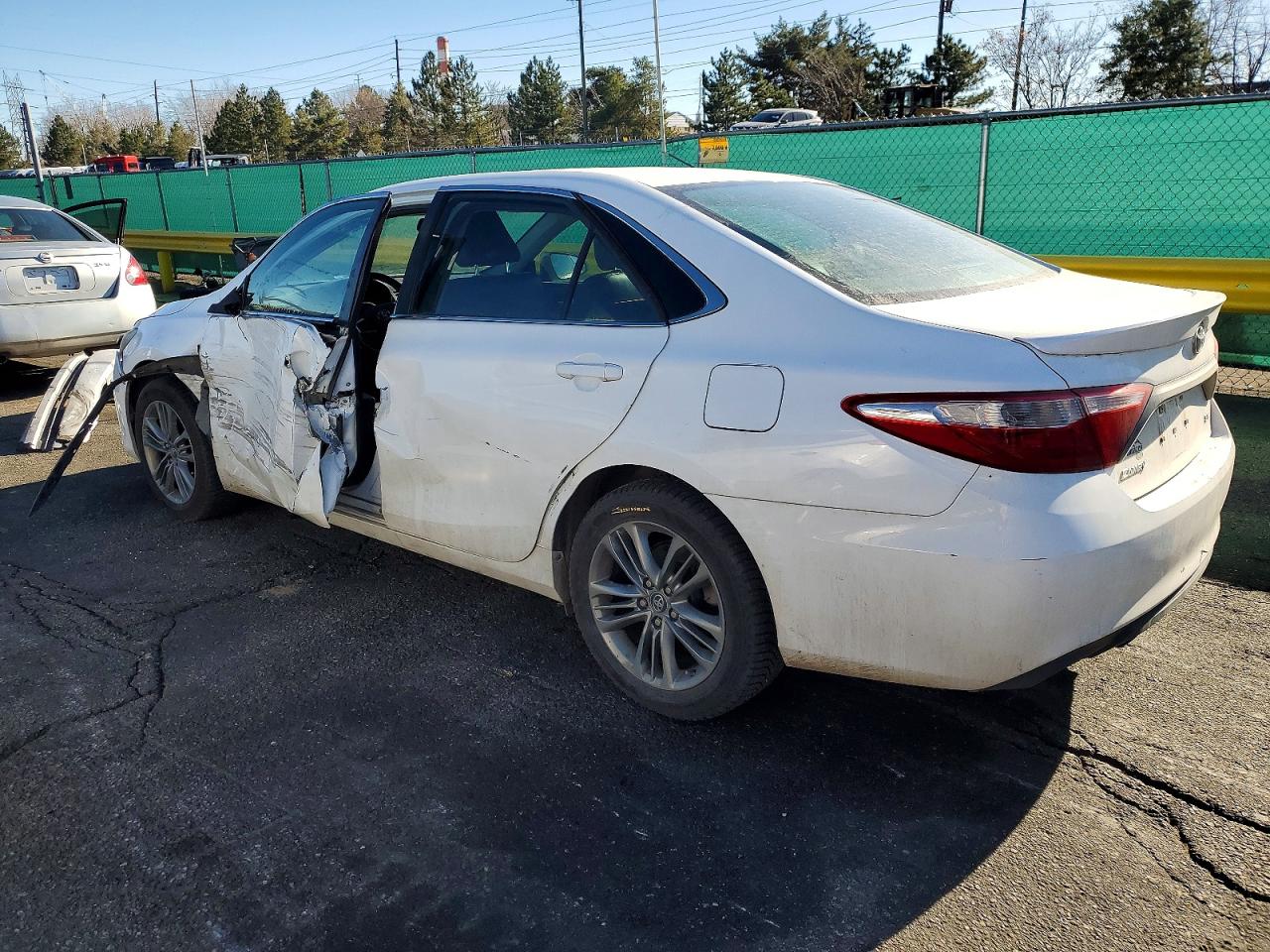 2016 TOYOTA CAMRY LE photo 2