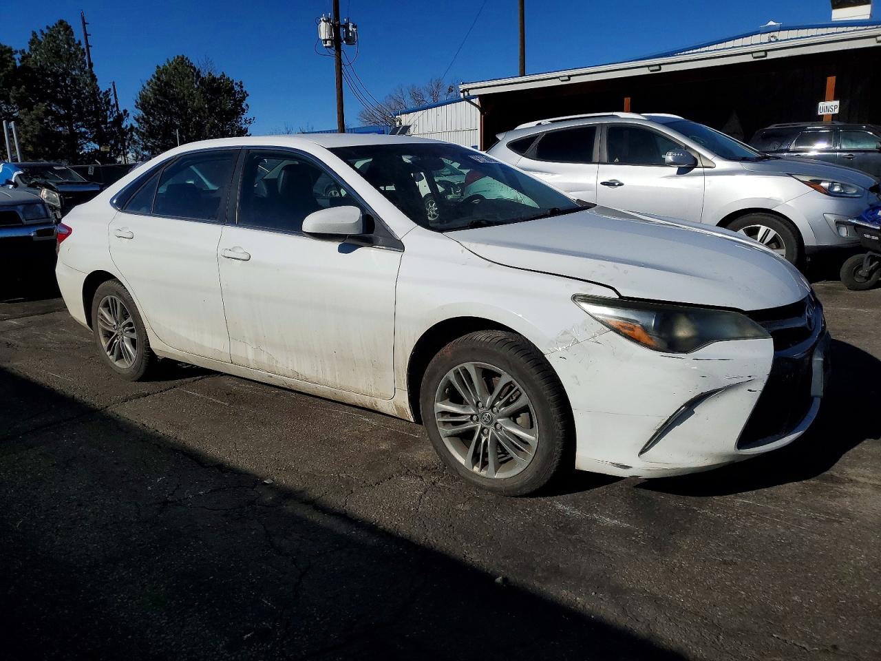2016 TOYOTA CAMRY LE photo 4