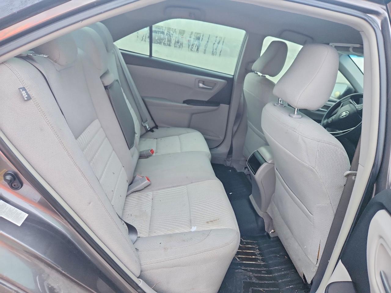 2015 TOYOTA CAMRY LE photo 10