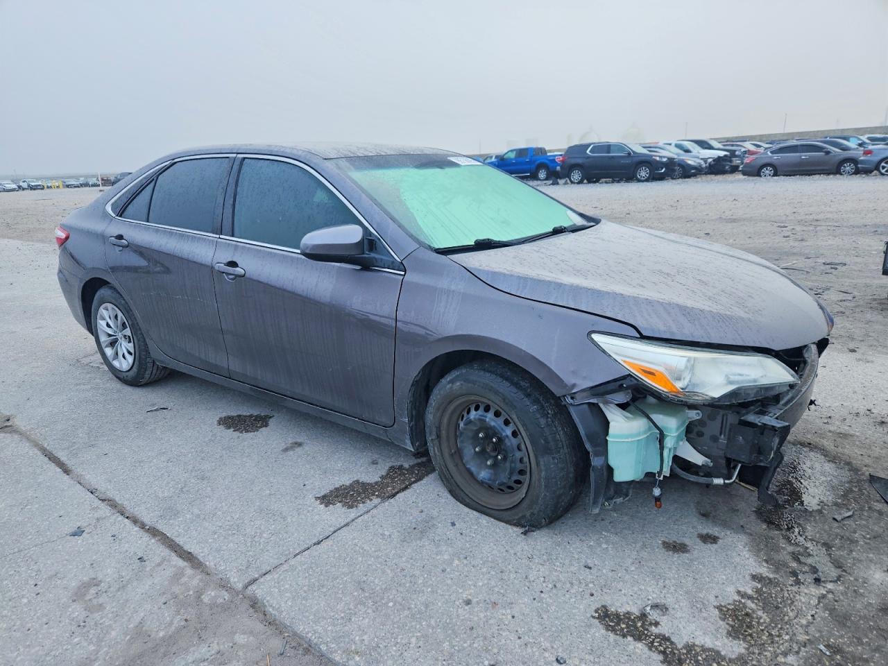 2015 TOYOTA CAMRY LE photo 4