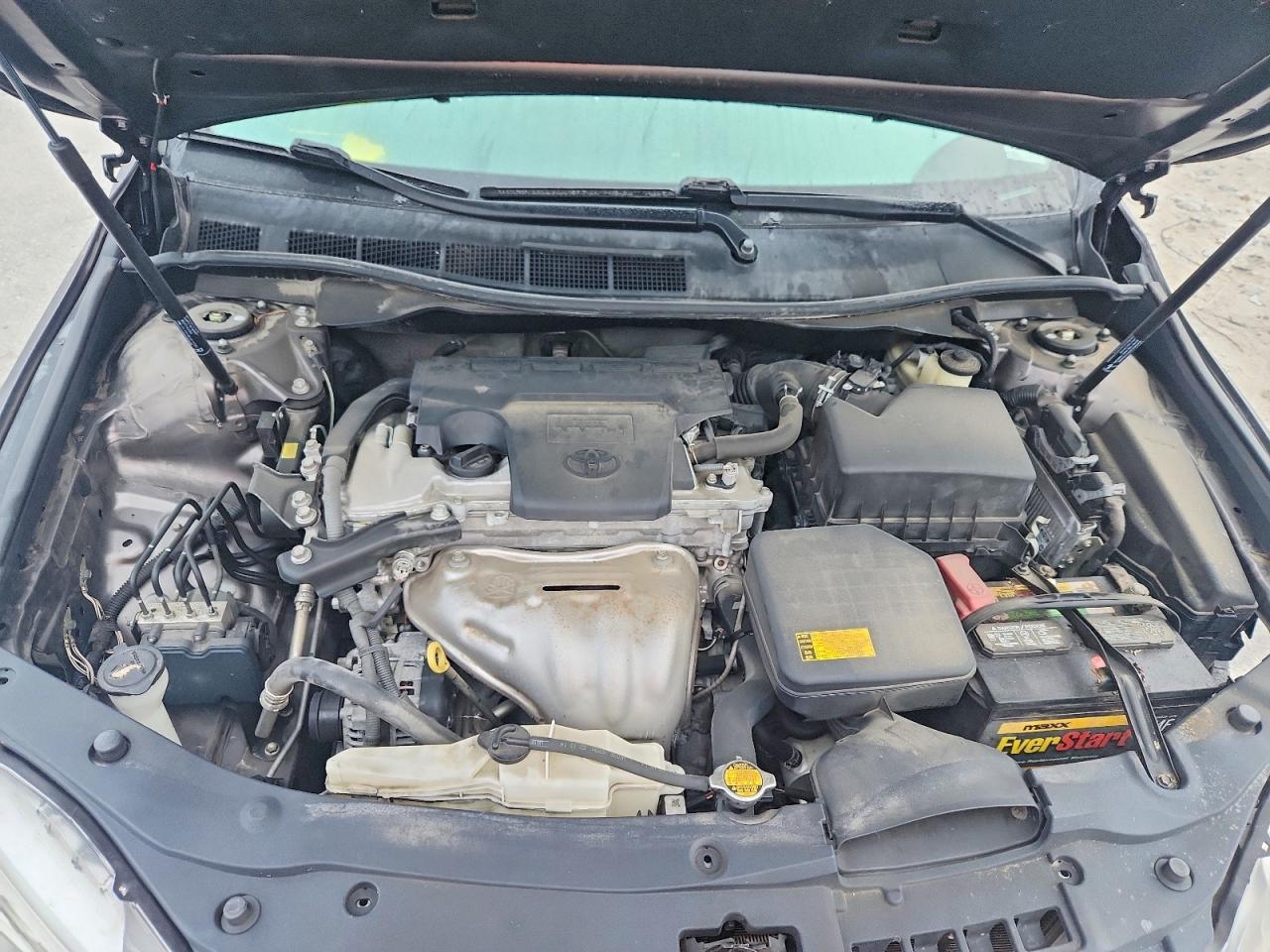 2015 TOYOTA CAMRY LE photo 11