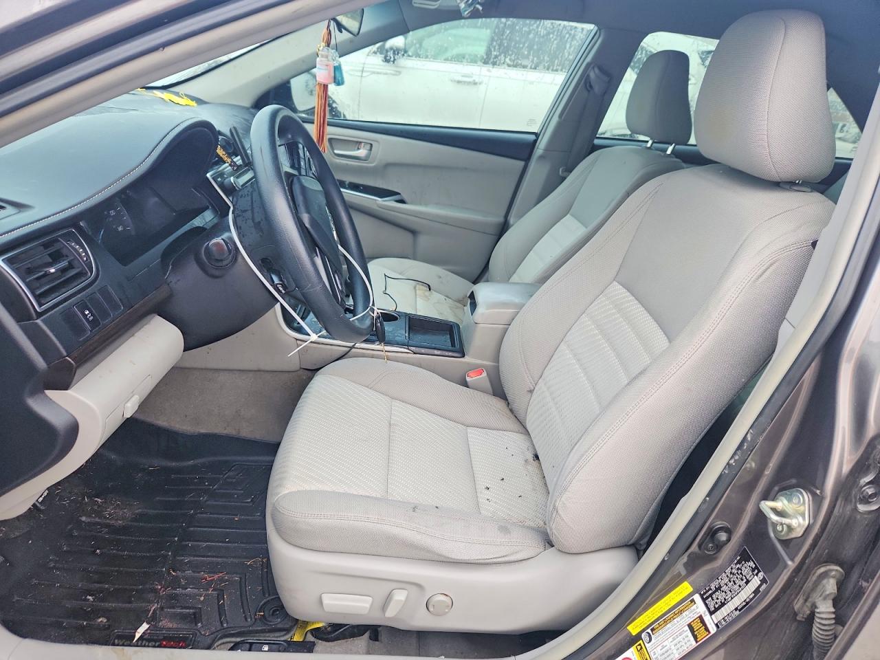 2015 TOYOTA CAMRY LE photo 7