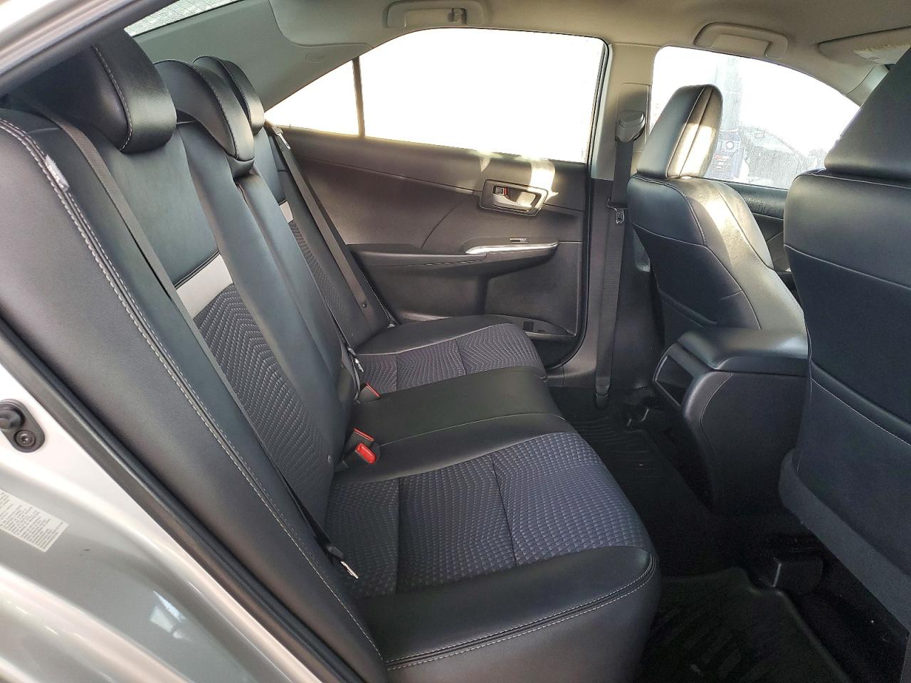 2014 TOYOTA CAMRY L photo 10