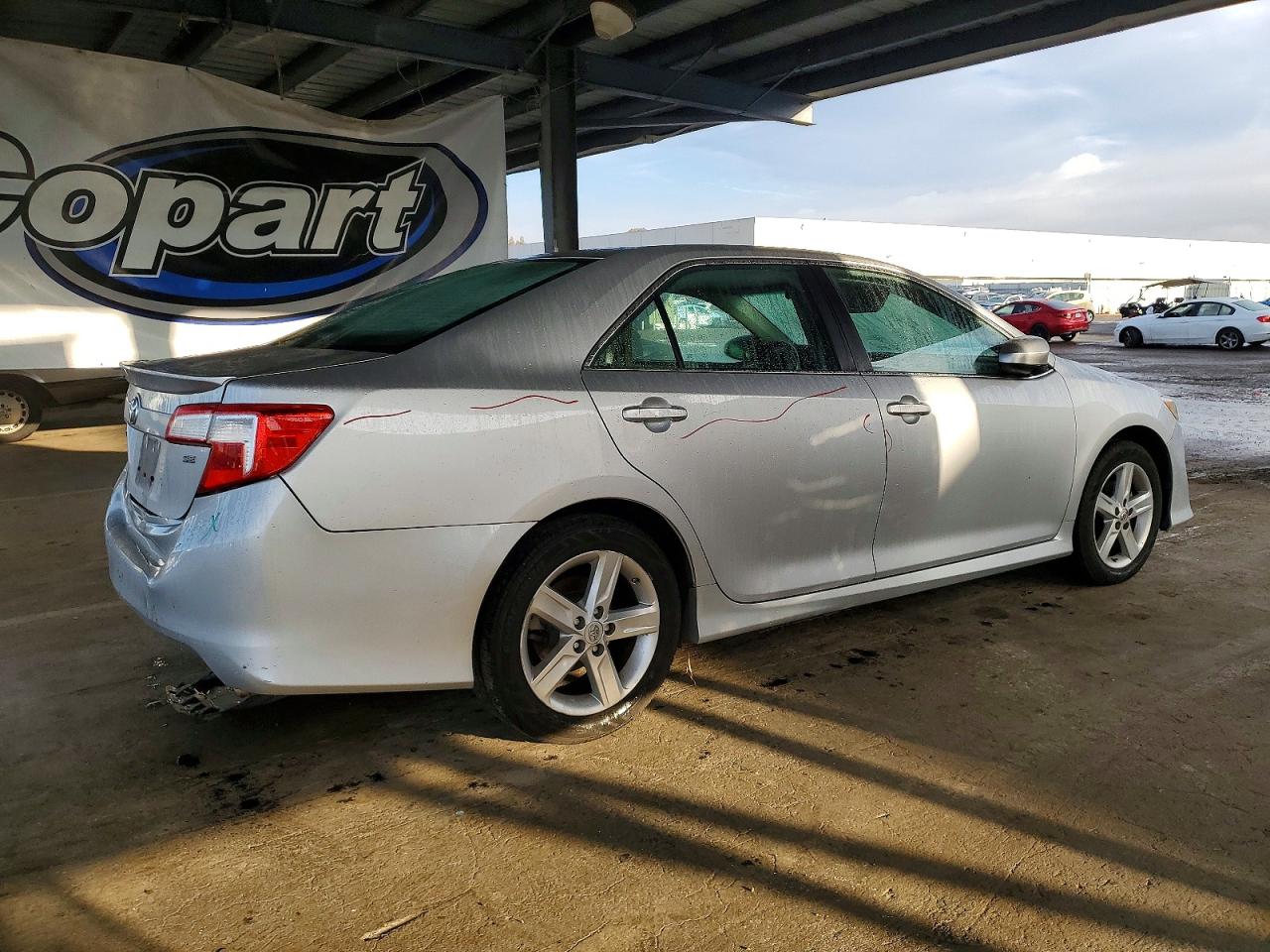 2014 TOYOTA CAMRY L photo 3