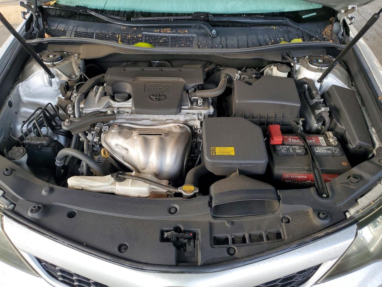 2014 TOYOTA CAMRY L photo 11