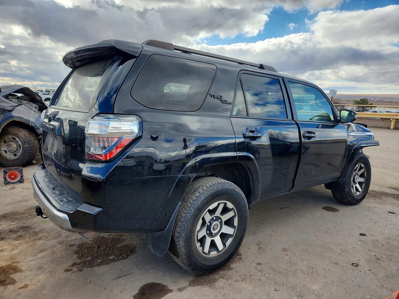 2022 TOYOTA 4RUNNER SR5 PREMIUM photo 3