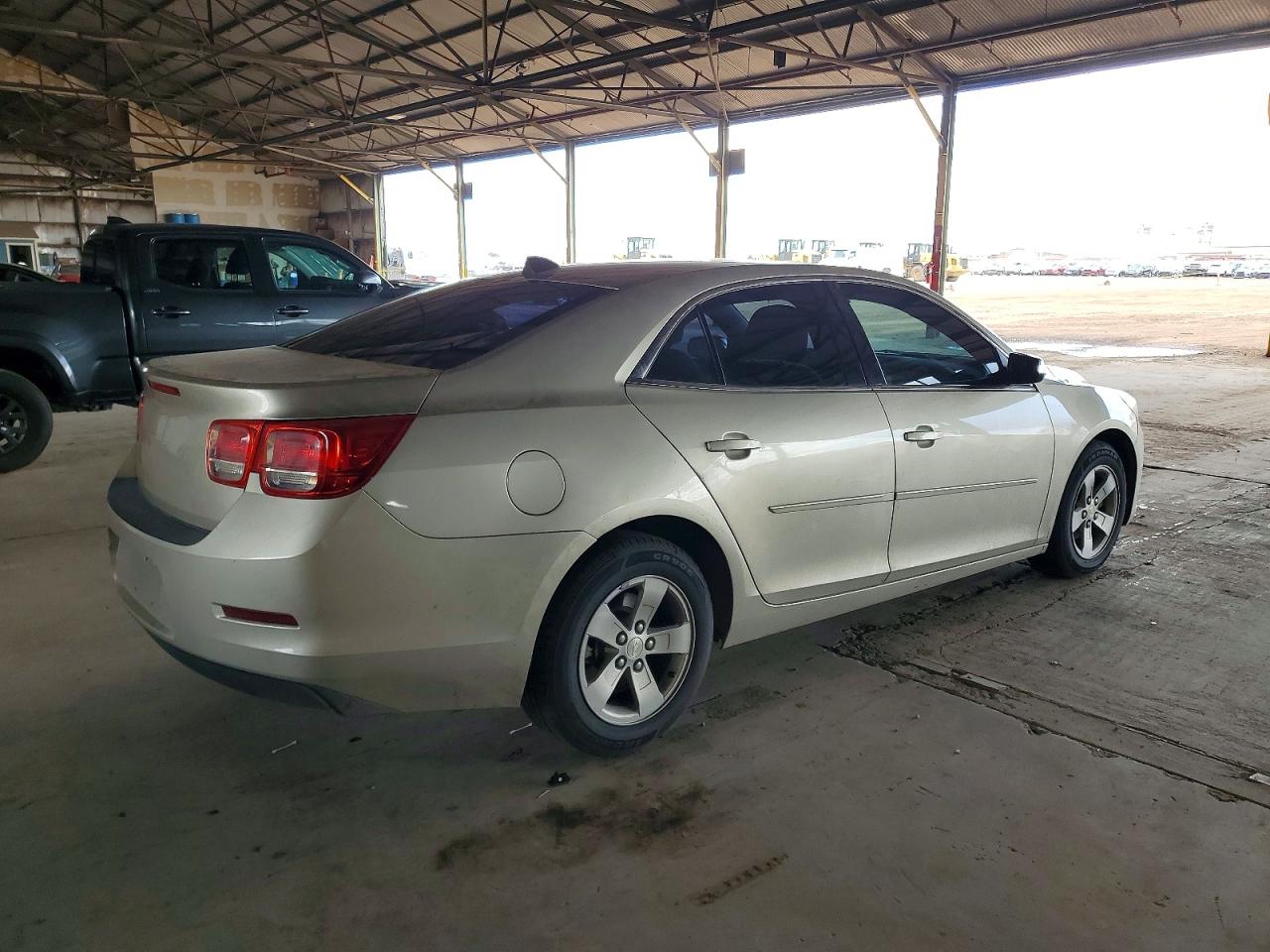 2014 CHEVROLET MALIBU LS photo 3
