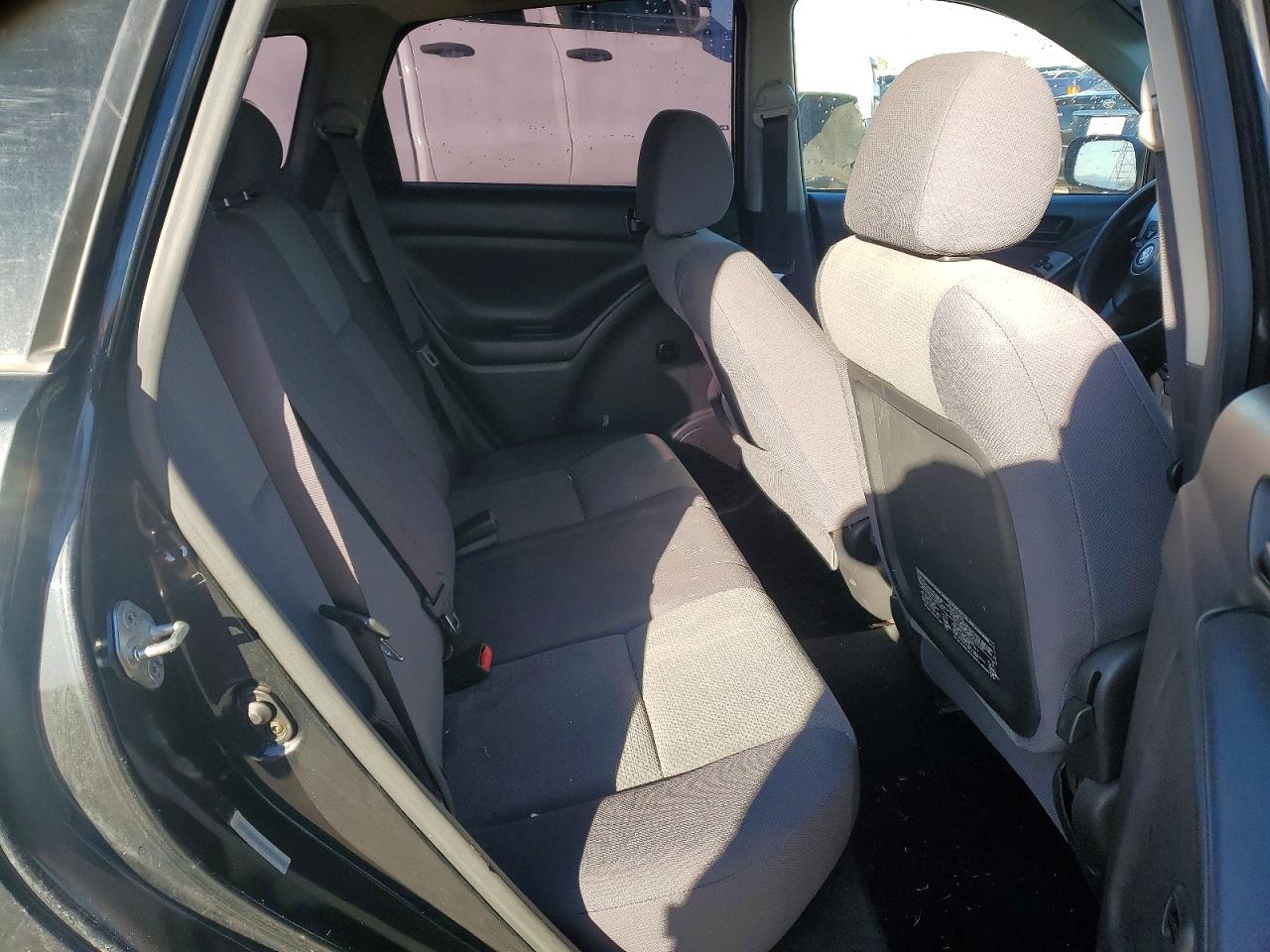 2003 TOYOTA COROLLA MATRIX XR photo 10