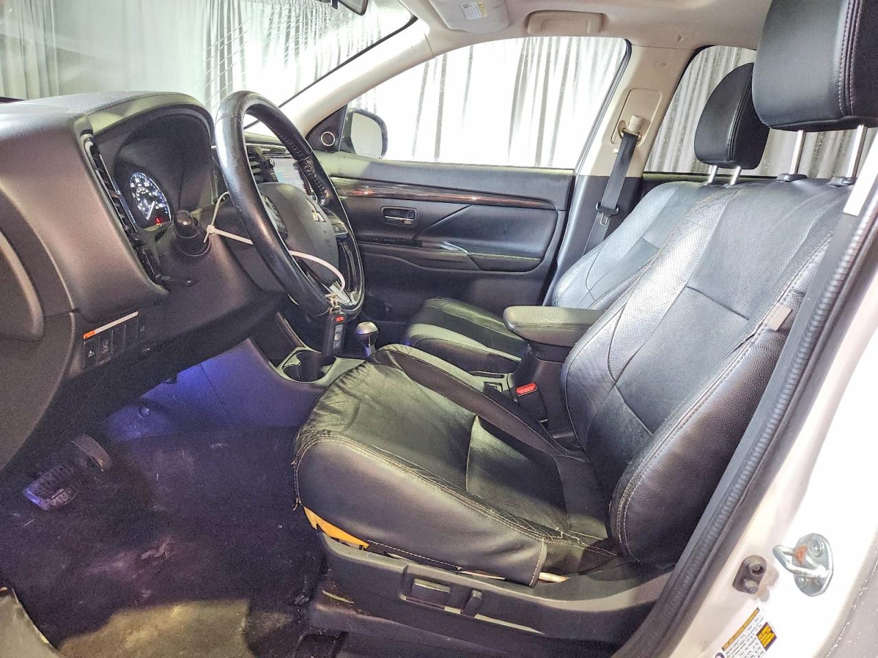 2016 MITSUBISHI OUTLANDER SE photo 7