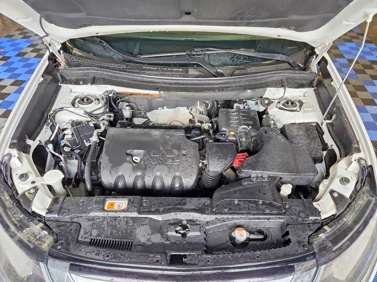 2016 MITSUBISHI OUTLANDER SE photo 12