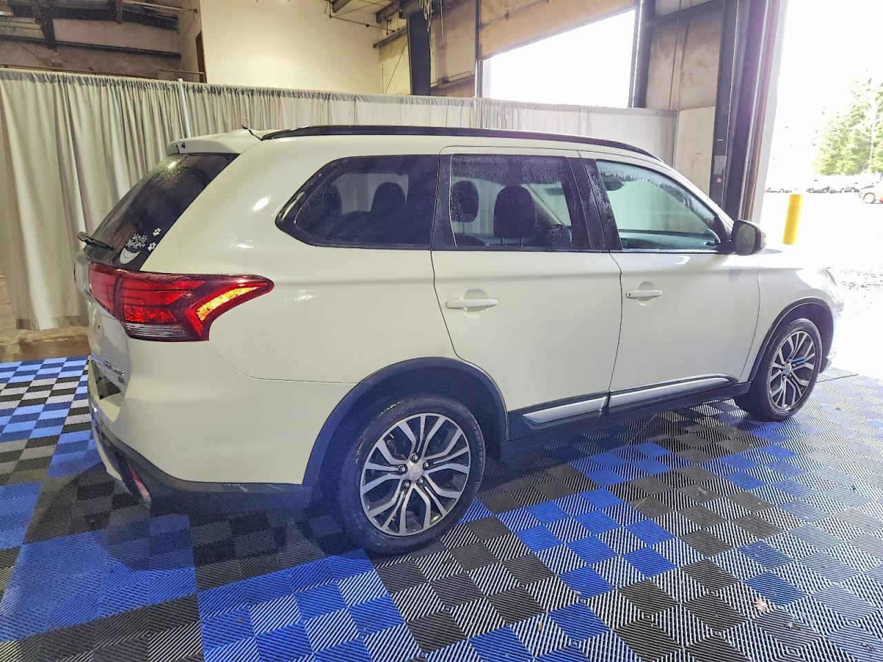 2016 MITSUBISHI OUTLANDER SE photo 3