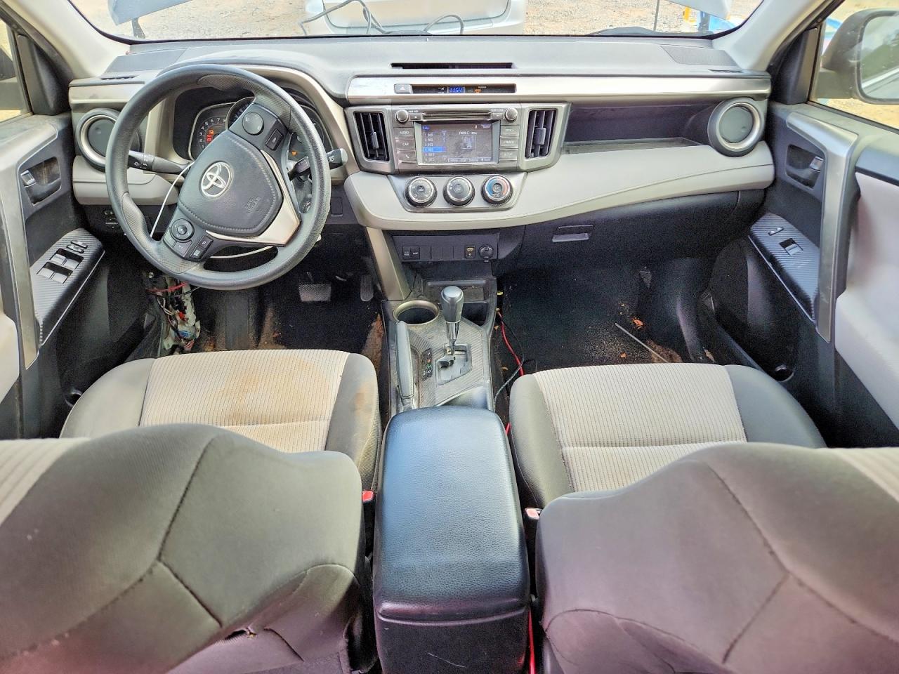 2014 TOYOTA RAV4 LE photo 8