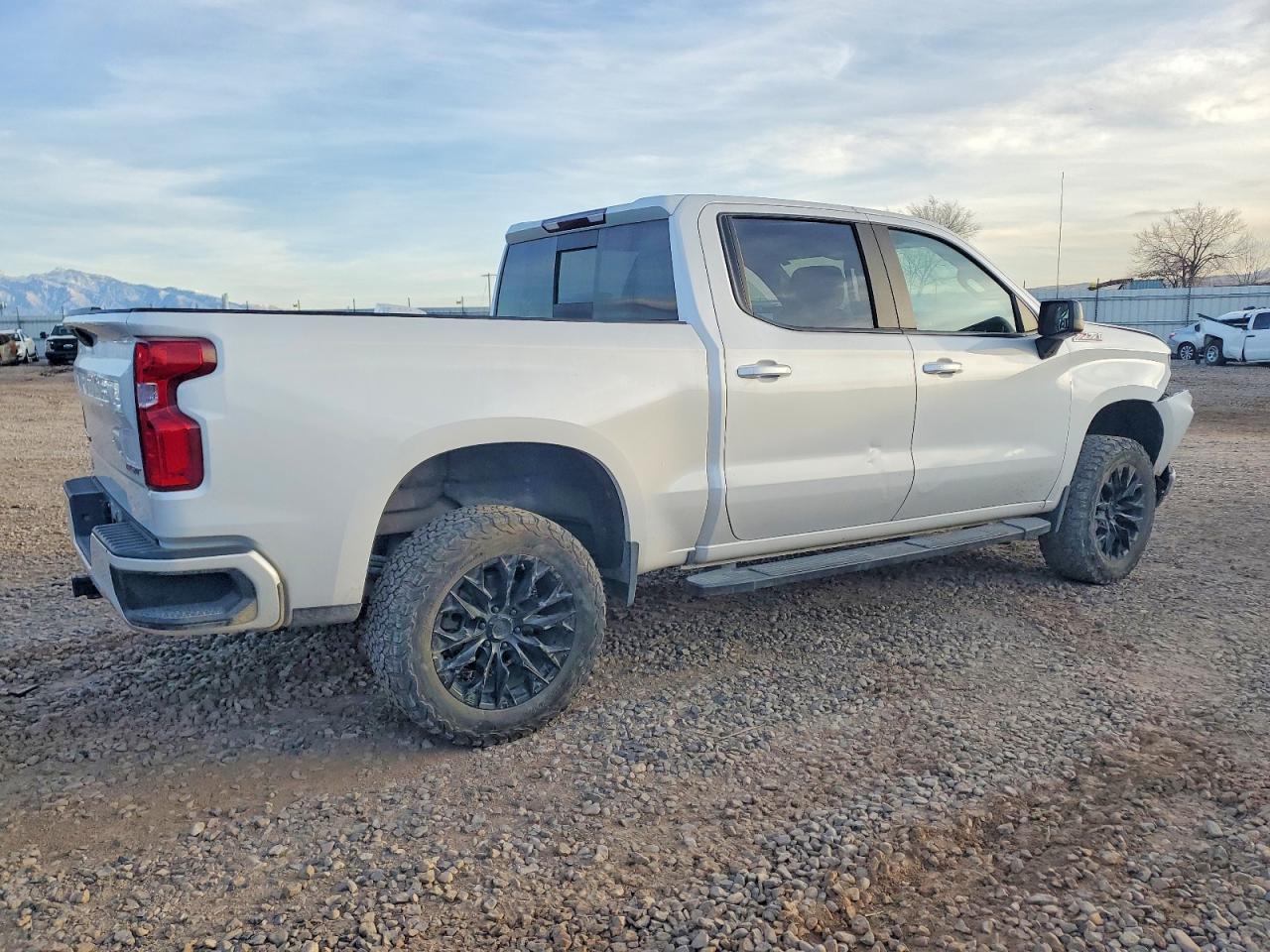 2021 CHEVROLET SILVERADO K1500 RST photo 3