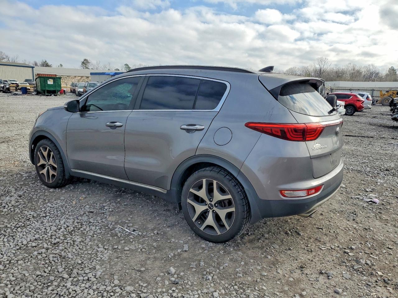 2018 KIA SPORTAGE SX photo 2
