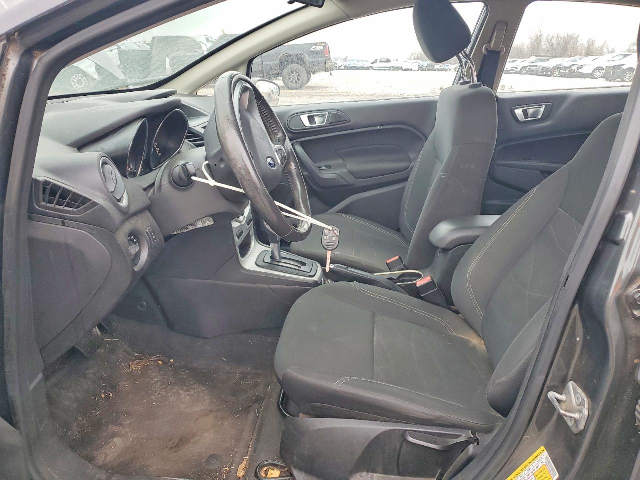 2016 FORD FIESTA SE photo 13
