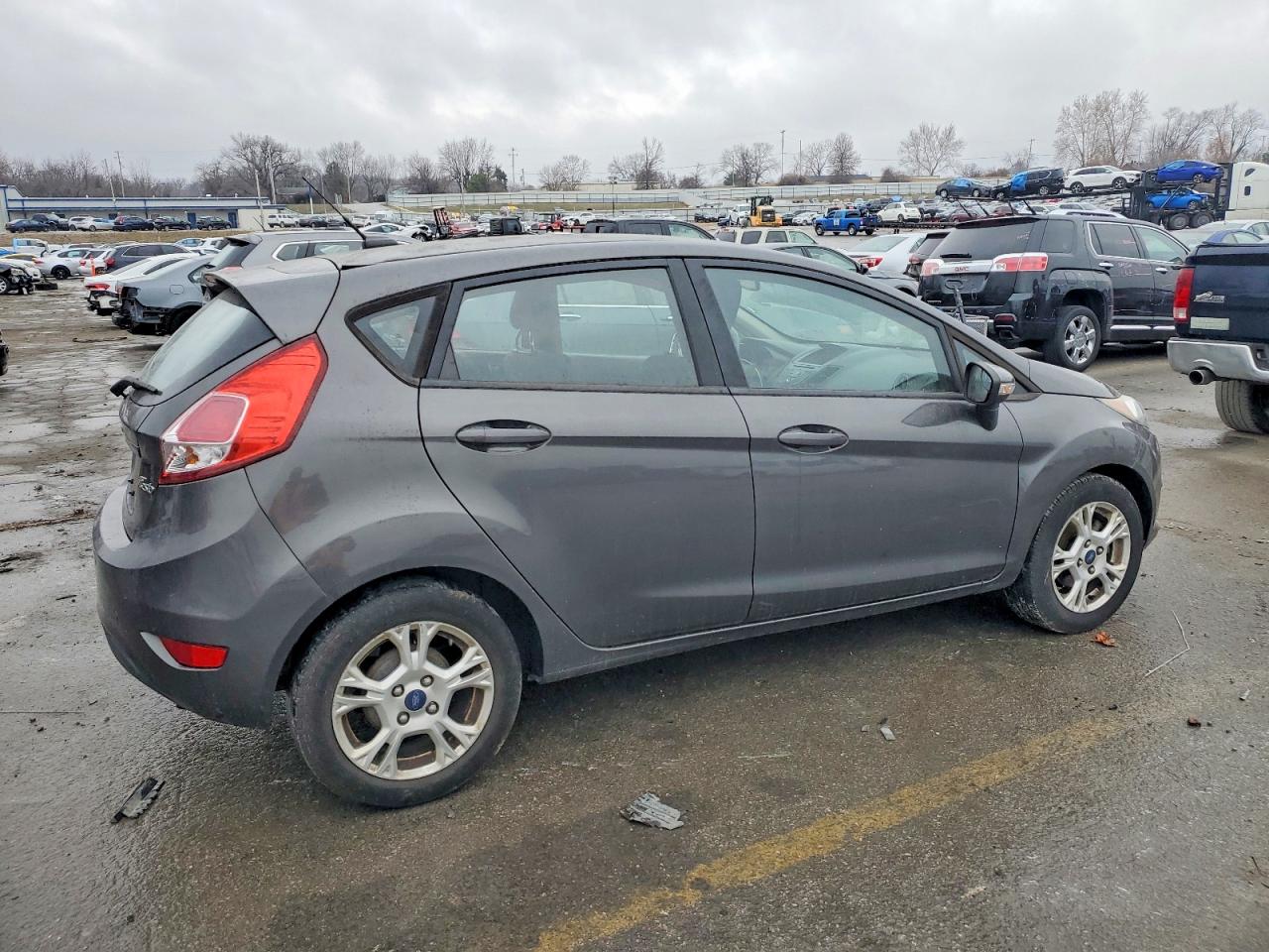 2016 FORD FIESTA SE photo 5