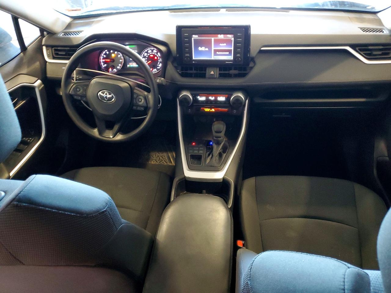 2022 TOYOTA RAV4 LE photo 8