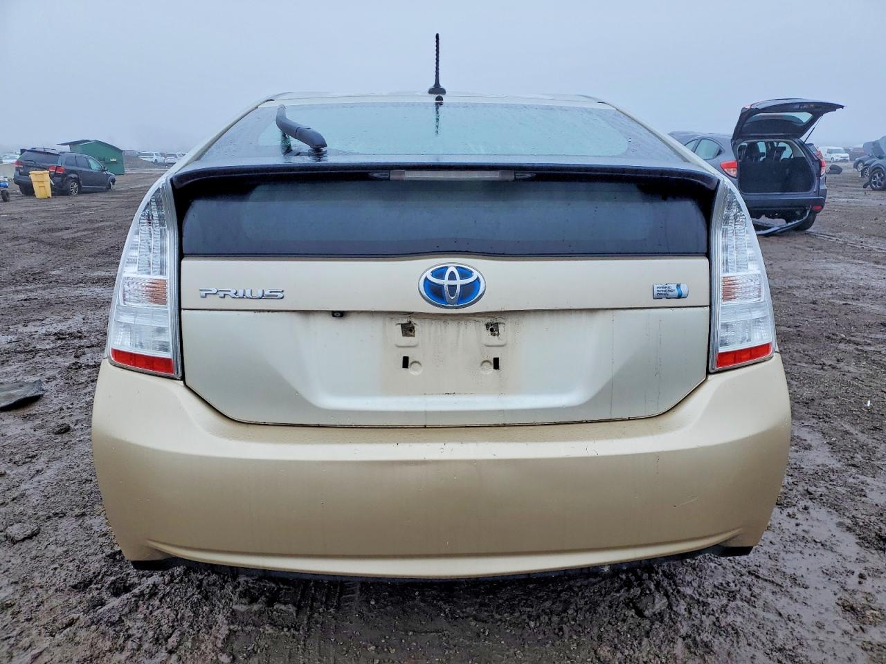 2010 TOYOTA PRIUS photo 6