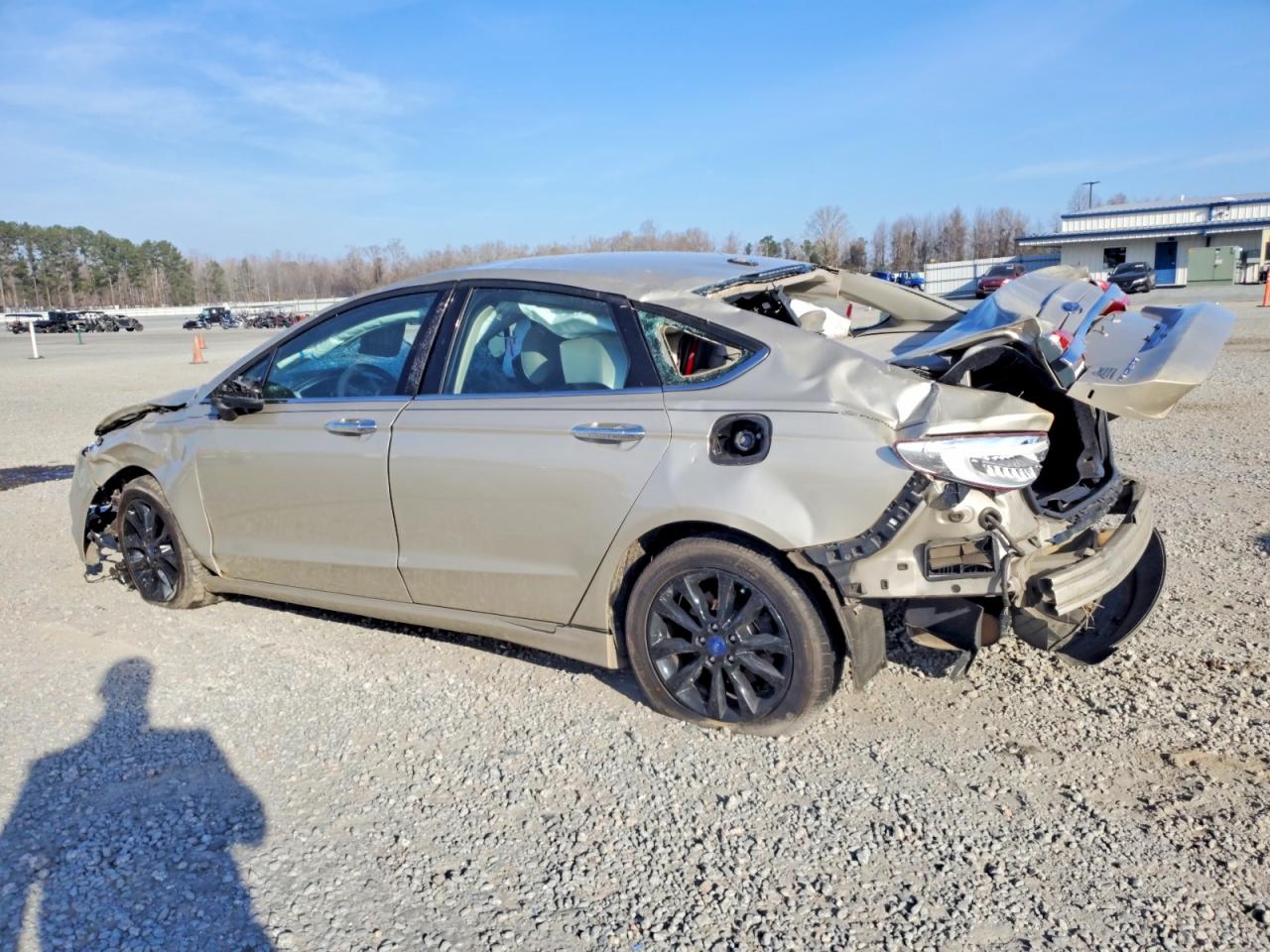 2017 FORD FUSION SE photo 2