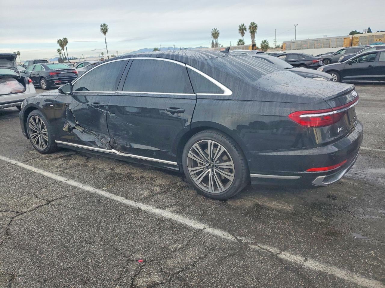 2023 AUDI A8 L photo 2