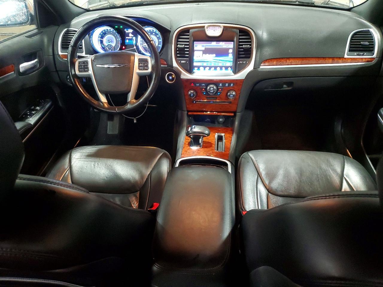 2014 CHRYSLER 300 photo 8