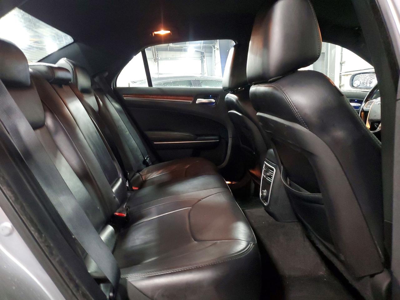2014 CHRYSLER 300 photo 10