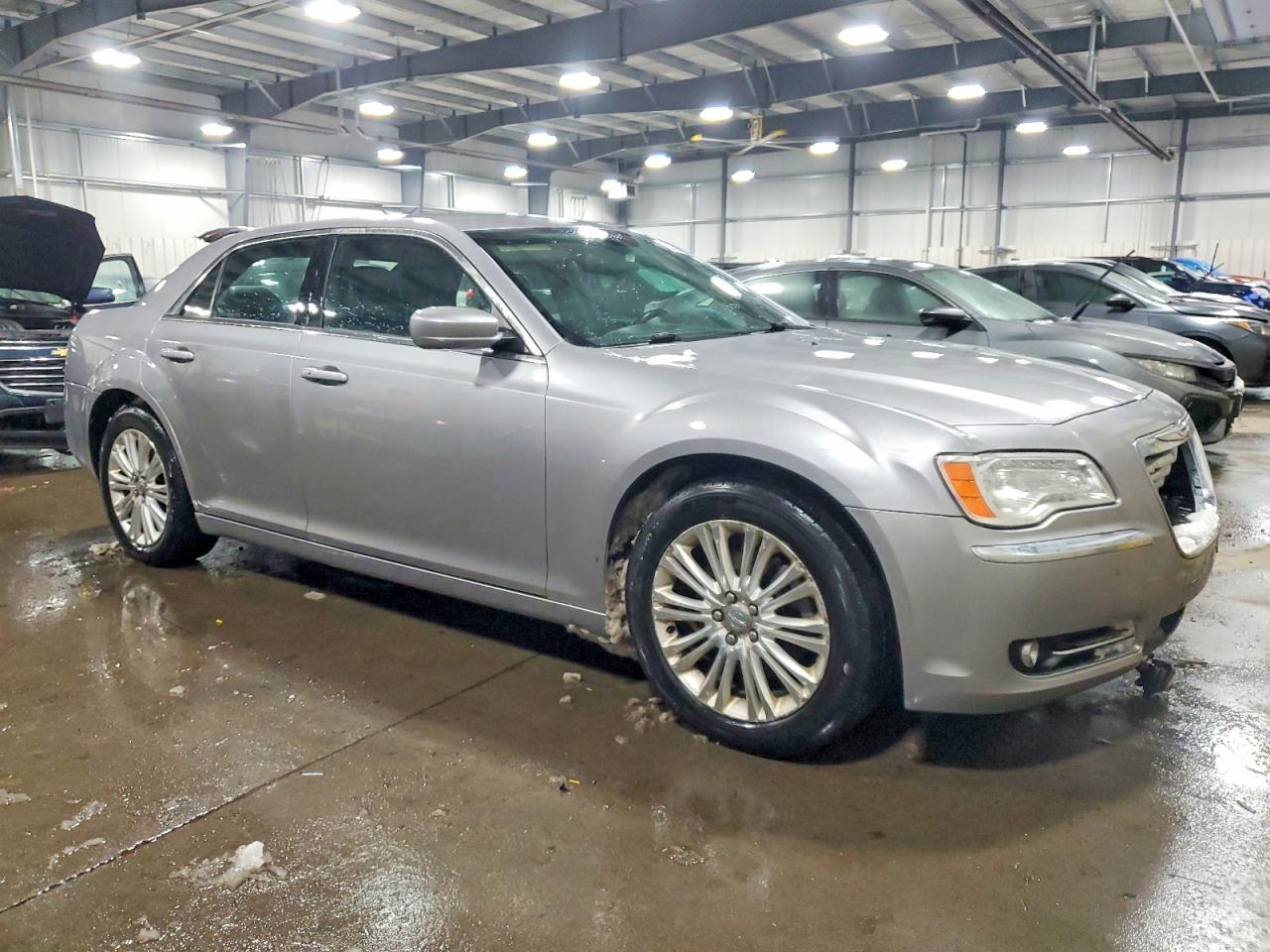 2014 CHRYSLER 300 photo 4