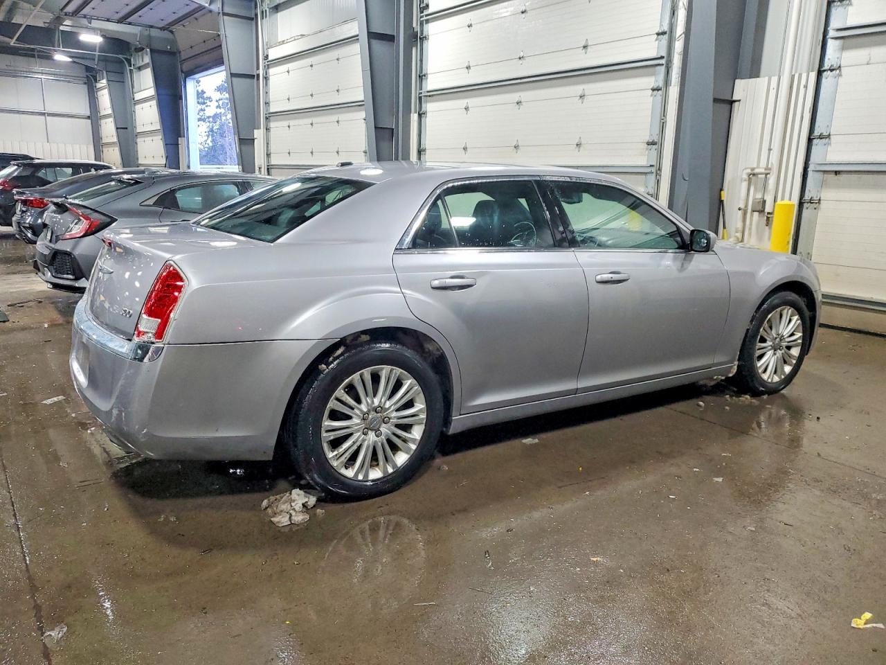 2014 CHRYSLER 300 photo 3