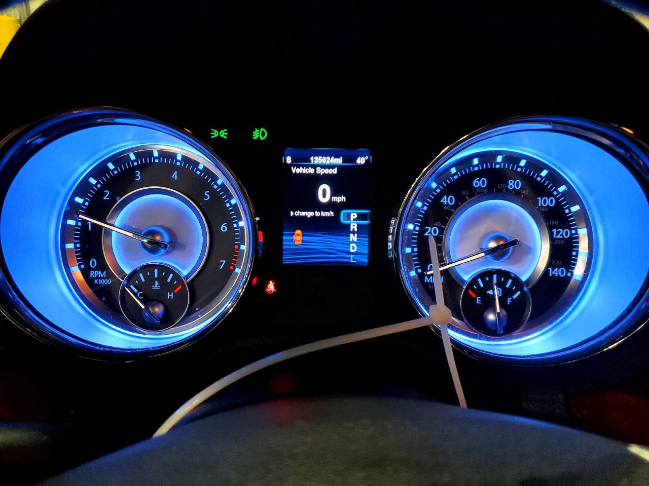2014 CHRYSLER 300 photo 9